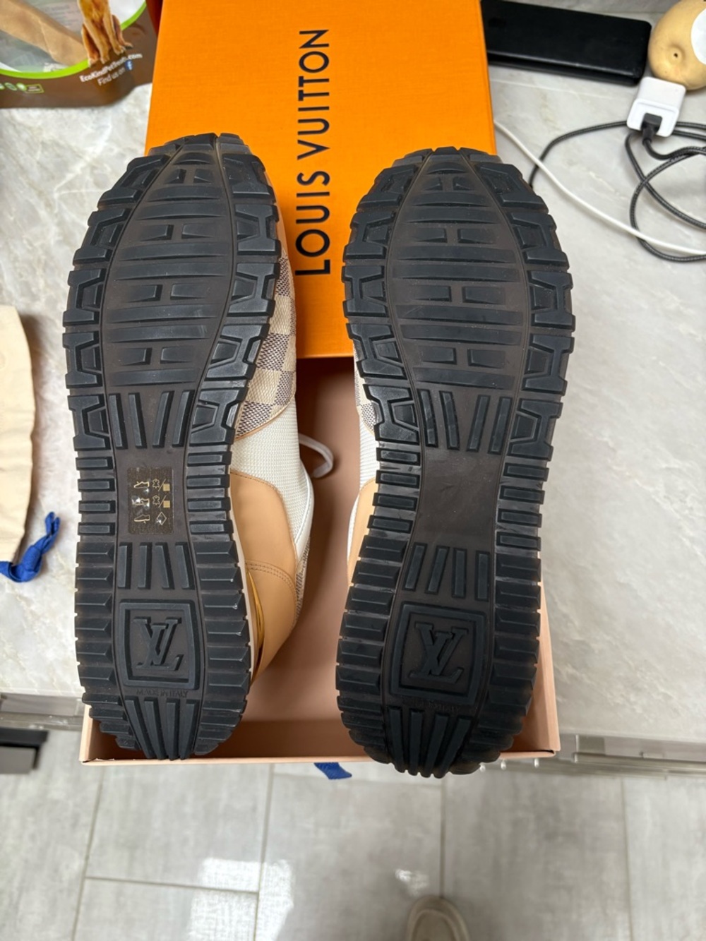 Louis Vuitton sz 39.5 new sneakers - Picture 7 of 7